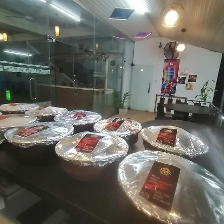 Ambula Food Court Hotell Anuradhapura Eksteriør bilde